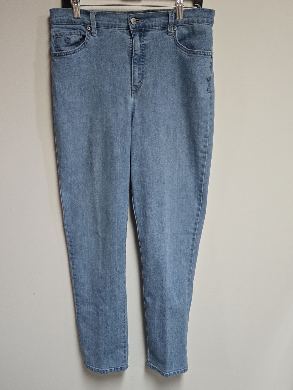 Gloria Vanderbilt Mid- Rise Straight Leg, Light Blue Jeans